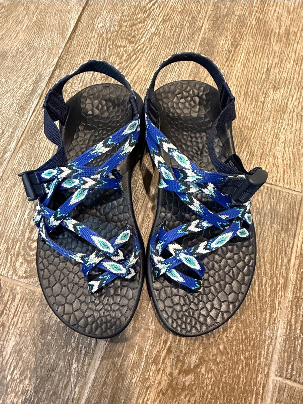 Chaco southwestern blue black straps sandals Women’s size 7